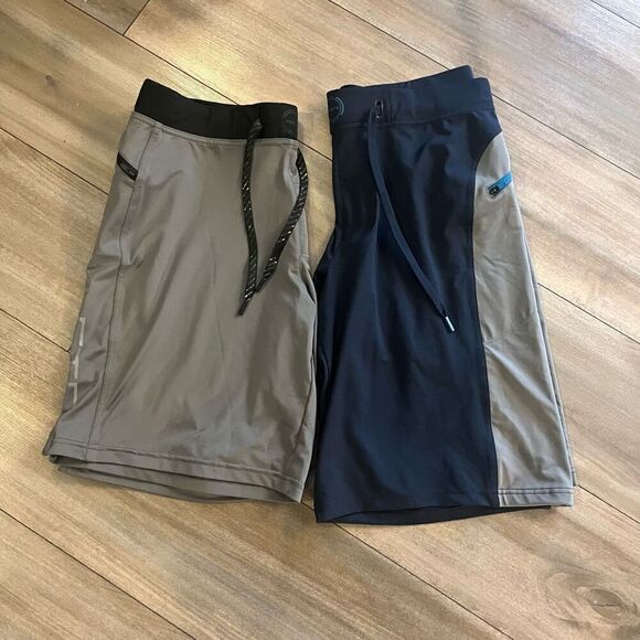 Hylete Lot‎ of 2 Athletic Workout Shorts Men Medium  Bin O-20 - Picture 1 of 5